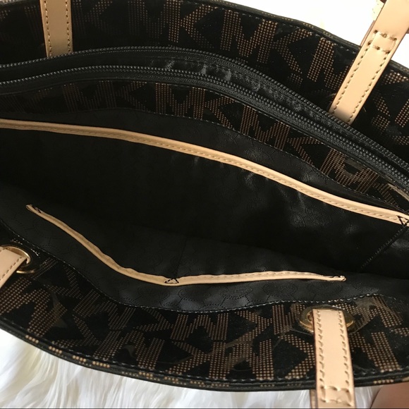 Michael Kors Logo Shoulder Bag NWOT - Picture 3 of 4